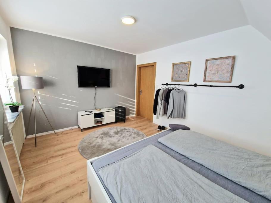 Gemuetliche Wohnung Direkt Am Kuestenkanal! Wardenburg Eksteriør bilde