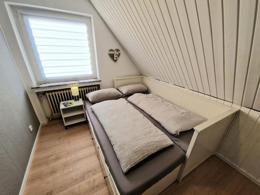 Gemuetliche Wohnung Direkt Am Kuestenkanal! Wardenburg Eksteriør bilde